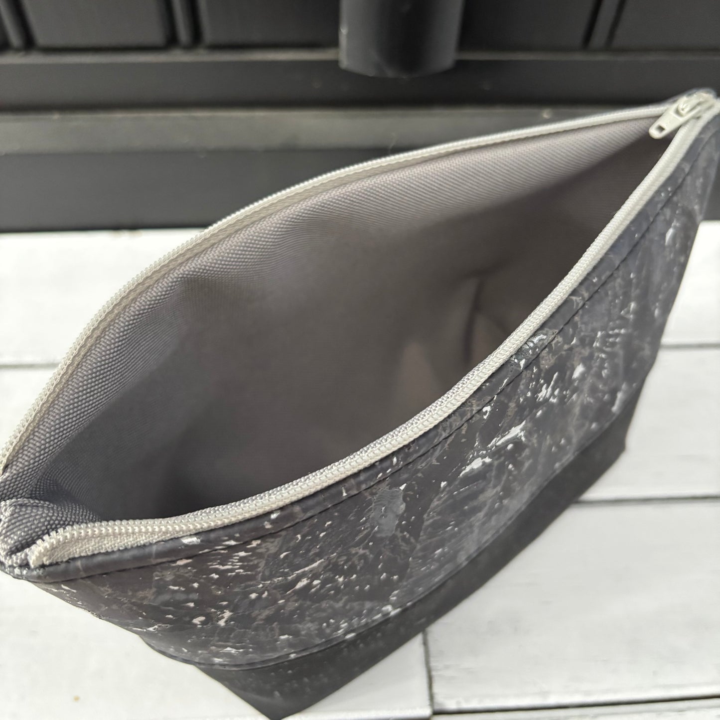 Open Wide Pouch - Small - Gilded Grey and Black Cork