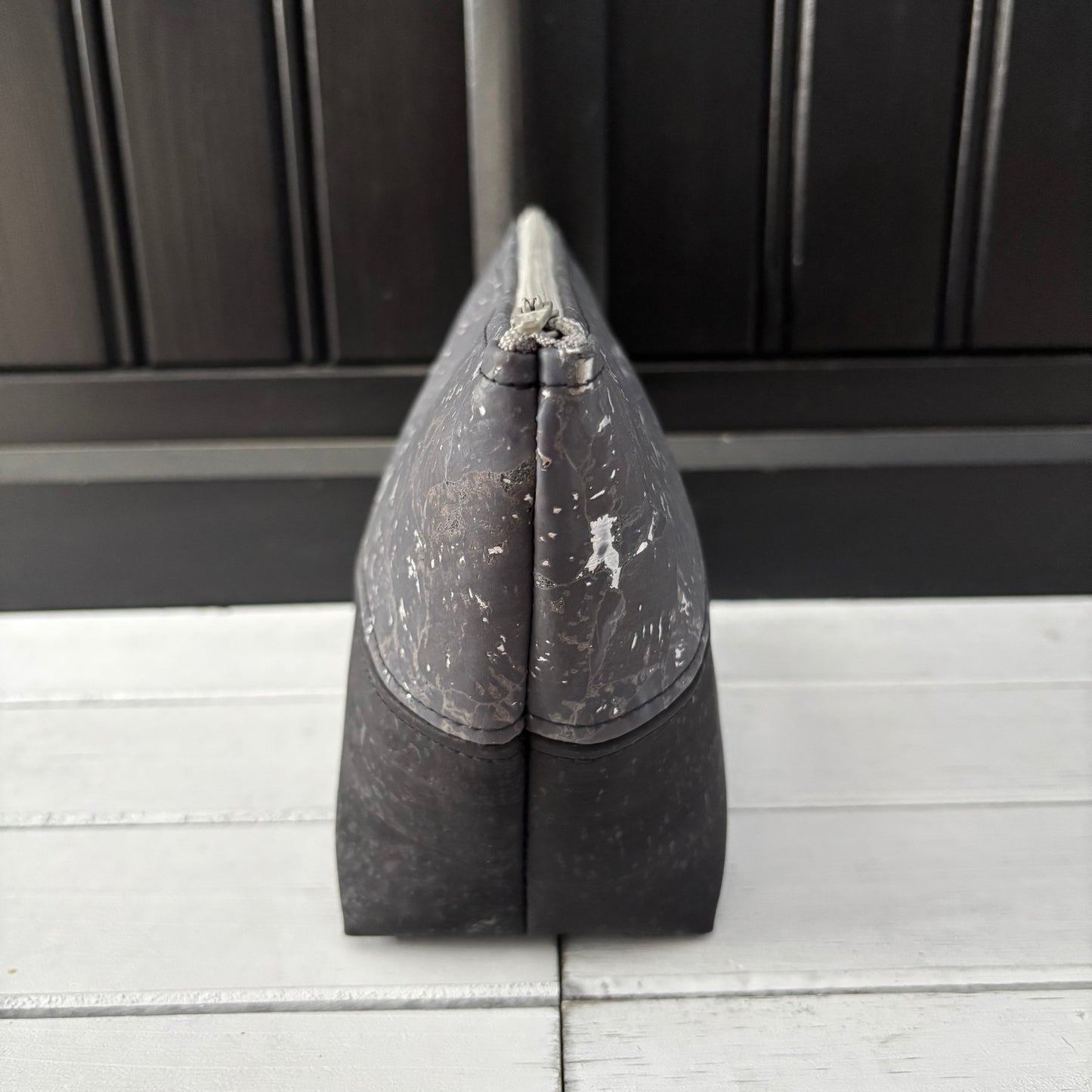 Open Wide Pouch - Small - Gilded Grey and Black Cork